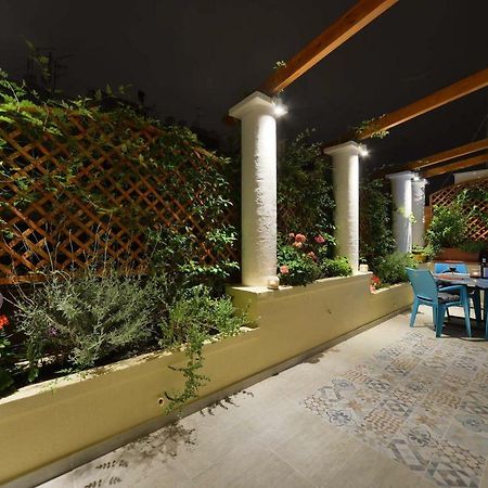 Oasis Veranda Under Columns.Kolonaki Embassy Area. Athènes Extérieur photo